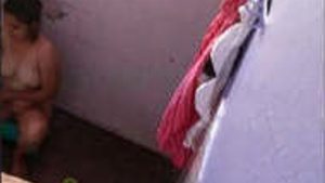 Bhabhi bath secretly captured by devar