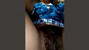 Desi indian girl showing and fingering clips