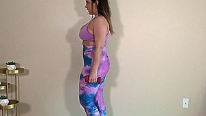 Big mama yoga babe in hand strips and masturbates