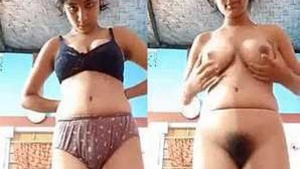 Desi teen show body