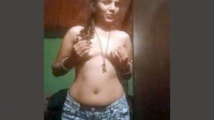 Sexy amateur girl bath and Mustrabution clips