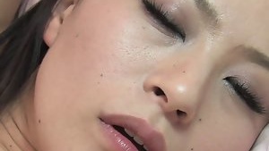 Rag Babe & AMP; # 039; Sclit stilettos next to Guggaw in front they both light their life brush