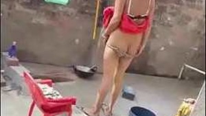 Desi Aldeia boudi after peeing