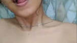 White Nepalese teen gozando