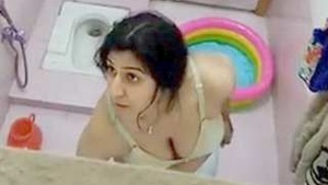 Desi Village bhabi bathtub n pee your mom in lw