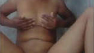 Desi Bhabhi Gravar Seu Nude Selfie