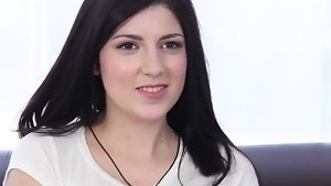 Blue Teen Miranda & # 039; there is a bearing on the complexity of the top of the complexity Send couch