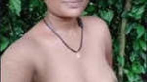 Horny Desi Bhabhi Outdoor Bath Clips