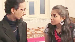 Desi Aldeia boudi fucked by her father below