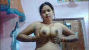 Sexy Bhabhi Show O Nu Body