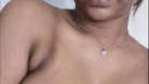 Desi bhabi showrar Peitos