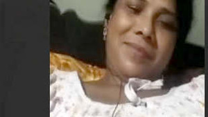 Bhabi Showing Her Pussy On VideoCall