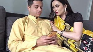 Ostensible Indian bhabhi roughly fucked, take the difficulty of irritation at the end of his tied deformin