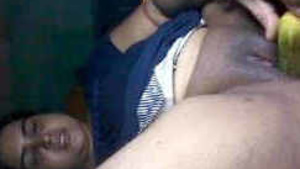 Indian horny bhabi mustbration with kheera