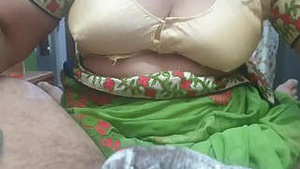 Desi aunt big tits