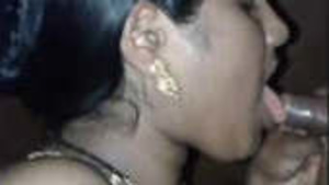 Desi Indian Bhabi Chupando Pau