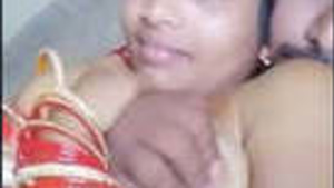 Sexy Desi woman gives blowjob and fucked