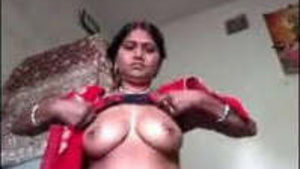 Bhabhi Showing Her Breasts
