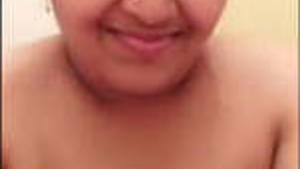 DESI INDIAN NRI SOUTH BHABHI SELF SHOT TEASING VIDEO