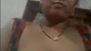 Bhabhi ki chut m kheera