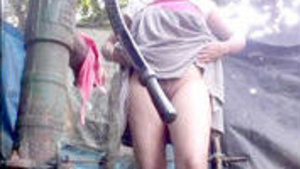 Desi Aldeia bhabi show her ass n pussy