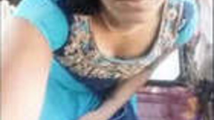 Desi indian girl shows her pussy tits