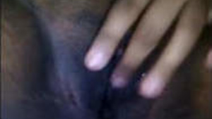 Desi woman fingering wet pussy