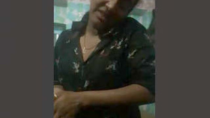 Desi Randi Boob pressionando e pronto para o Sexo