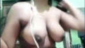 Bela Sexy Desi Menina Indian showing off