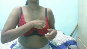 linda desi teen chupando porra