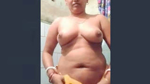 Desi Bhabhi Showing Breasts Pussy