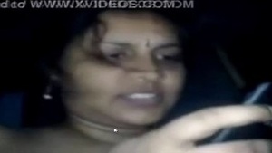 Guess who is hot in this porn video? A bold sexy Tamil woman who pleases herself.