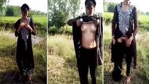 Hot video of young Indian girl showing her private part in a park.