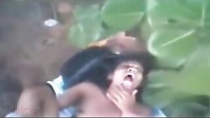 Mallu bhabhi’s outdoor sex escapades with lucky driver.