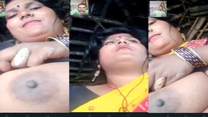 Chapras hillbilly wife is showing her big tits