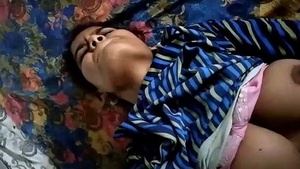 An Indian village girl Gonda has first time sex with her lover.