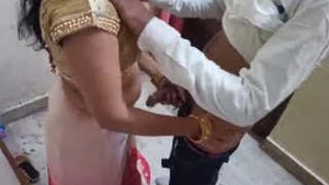 Explicit video with a hot bhabhi and her friends.