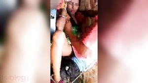 Outdoor Indian sex footage of group leading toMMC episode