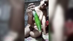 Hot rural Indian video: Curious peasant woman shows her pink vagina on selfies and dildoing MMS