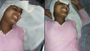 Majority of Indian woman gets her shaved twat wrapped by her BF