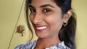 Amateur Indian girl gives great blowjob