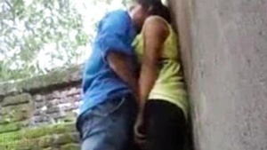 A hot Indian schoolgirl kisses her beau in a park and a secret voyeur witnesses it.