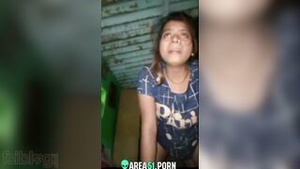 An Indian MMS shows a girl having sex with an doggy style with an Indian partner.