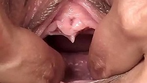 This is the story of a naive Czech woman who discovers her own desires and desires.