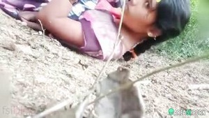 Caught on camera: Indian girl pleasuring her lover outdoors in a homemade video