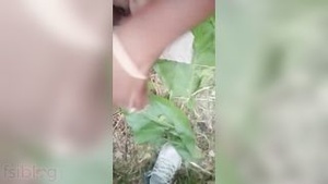 Dehati babes strip and get naughty outdoors in this naked MMS video