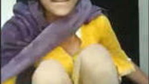 Pretty college girl from India sends provocative MMS