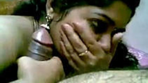 Young aunt from Kerala gives a blowjob and fingerBritain