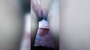 A pink and pretty hole: amateur fingering with college girl