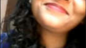 Pretty passionate Pakistani cabby shows her breasts via video call